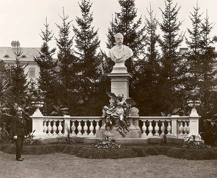 File:Denkmal Winterholer Brno.jpg