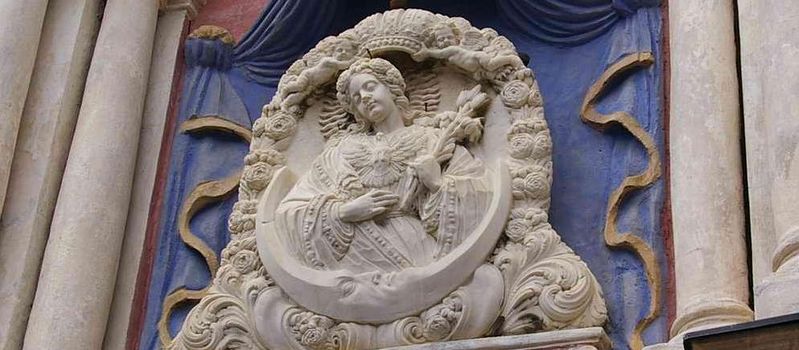 File:Rosenmadonna Latsch.JPG