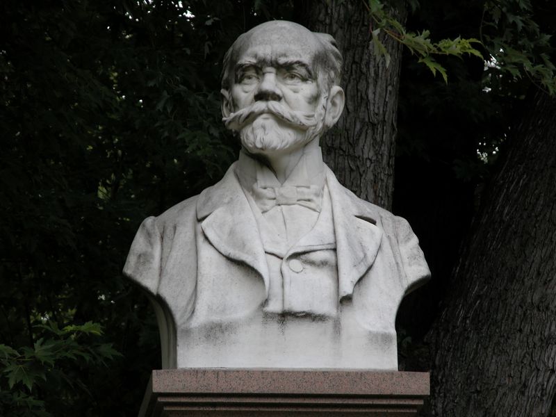 File:Dvor 2.JPG