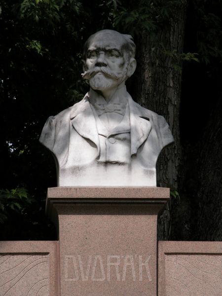 File:Dvor 4.JPG