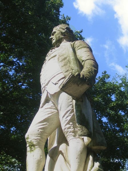 File:Lessing Berlin 2.jpg
