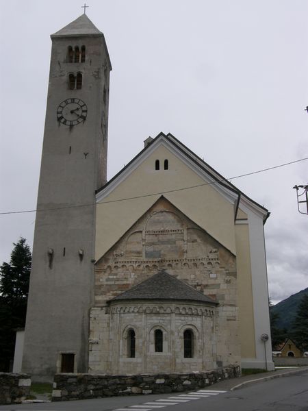 File:Laas Pfarrkirche.jpg